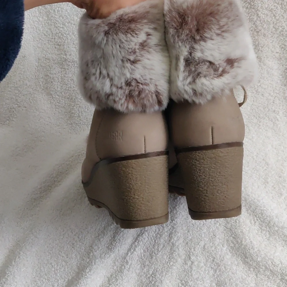 Cougar Penelope waterproof Suede & Rabbit Fur-Trim Wedge Mushroom Booties sz 9 - Picture 7 of 12